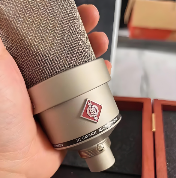 纽曼 TLM 103 麦克风深度测评｜U87 平替、播客 / 配音 / 录音全能旗舰